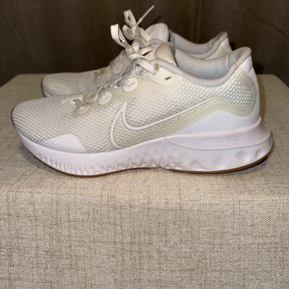 Nike | Renew Run White Gum Men's Sneakers | Size 8 - Picture 9 of 10